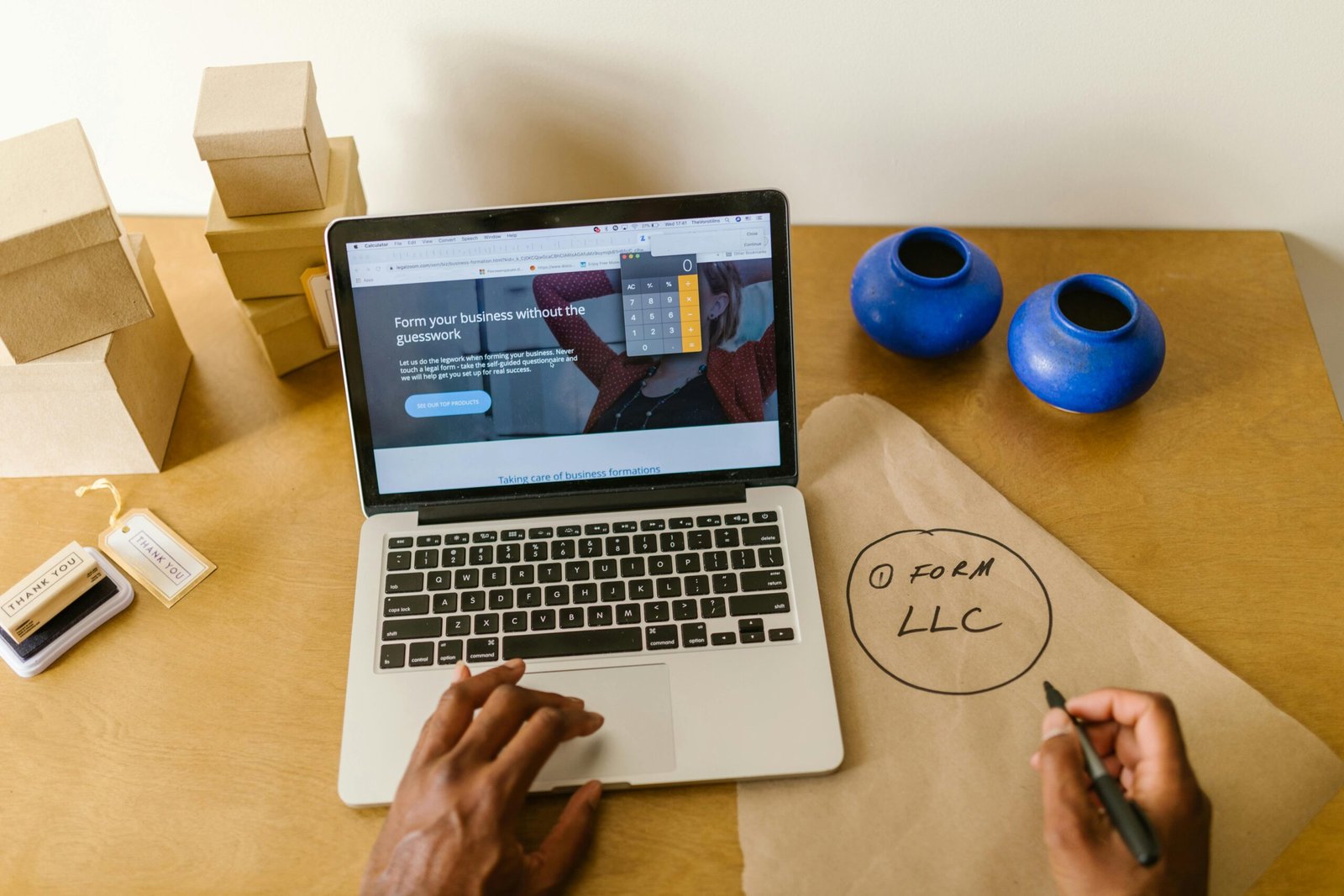 Website auf einem Laptop